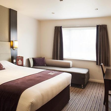 Premier Inn Fleet Luaran gambar