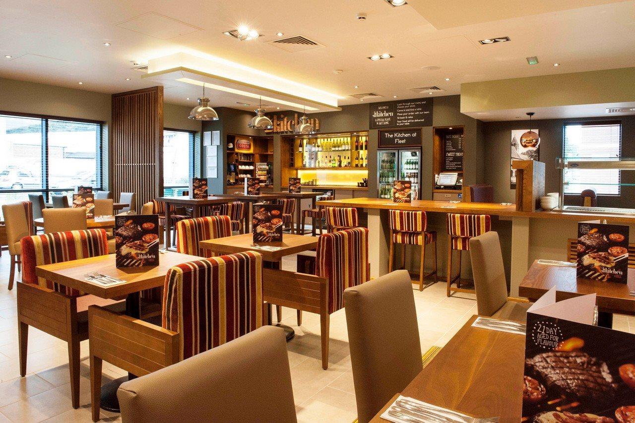 Premier Inn Fleet Luaran gambar
