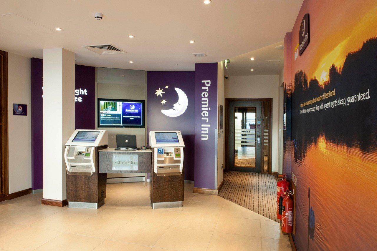 Premier Inn Fleet Luaran gambar