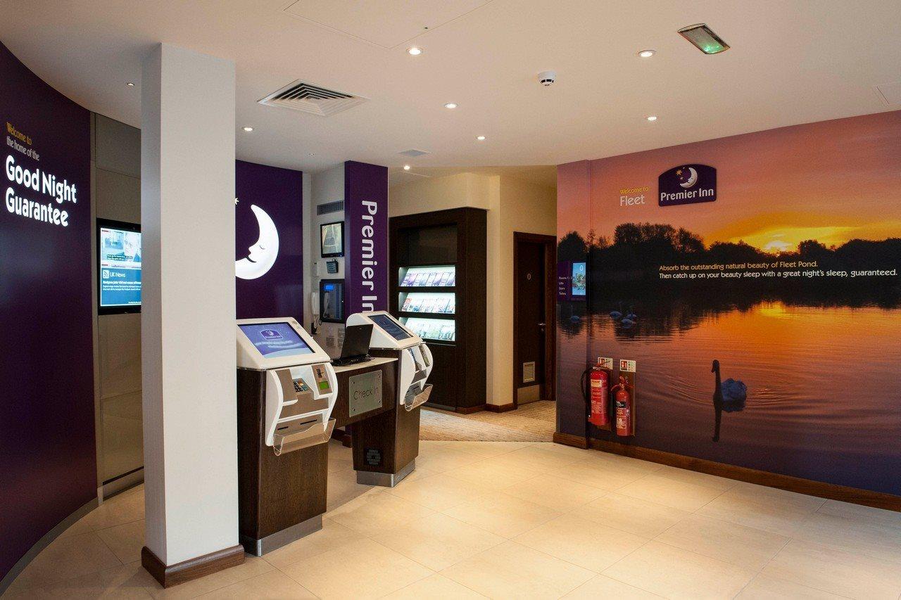 Premier Inn Fleet Luaran gambar