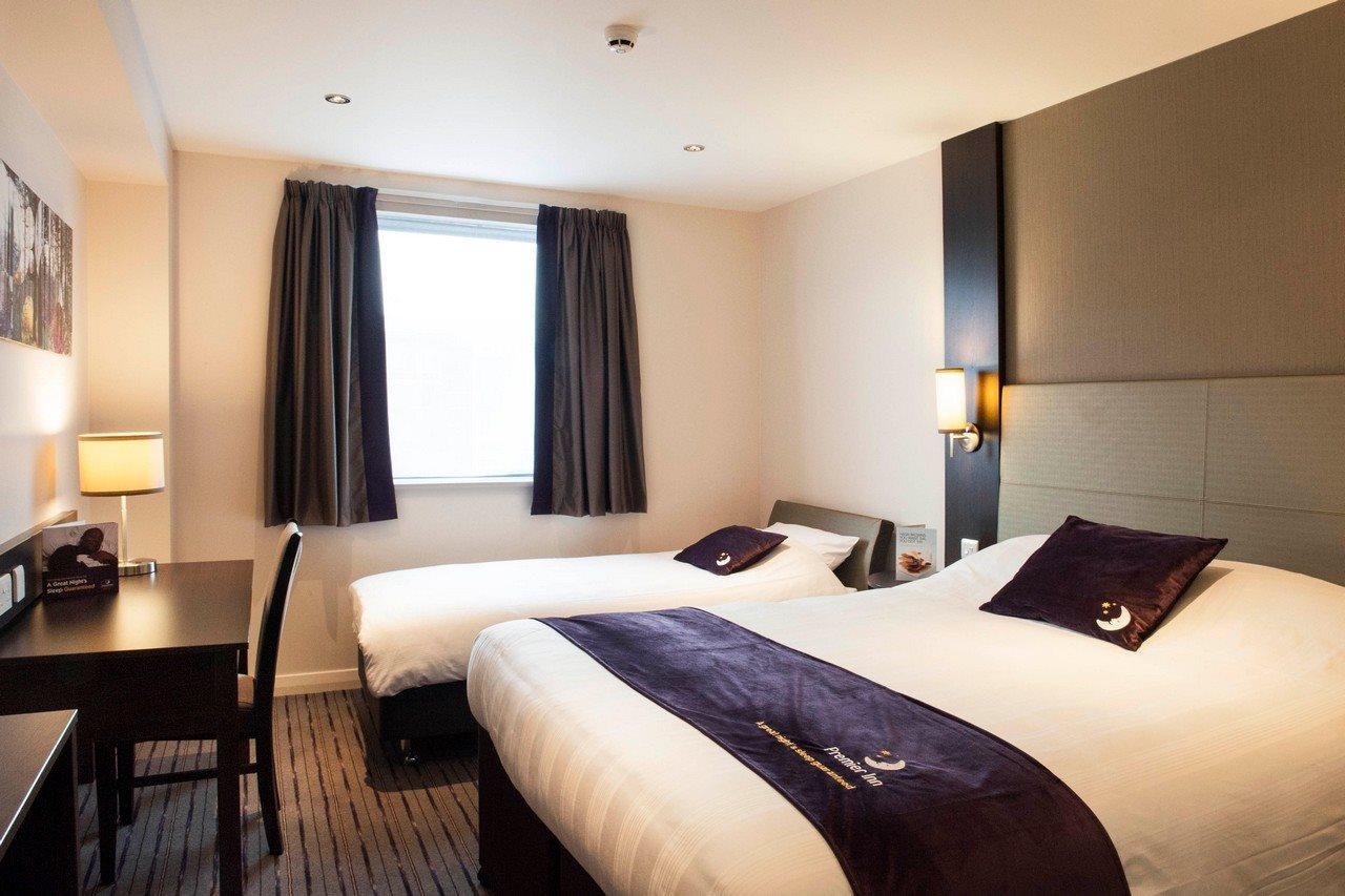 Premier Inn Fleet Luaran gambar