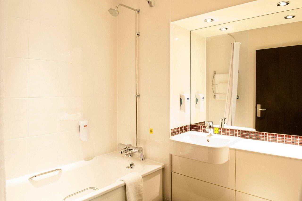 Premier Inn Fleet Luaran gambar