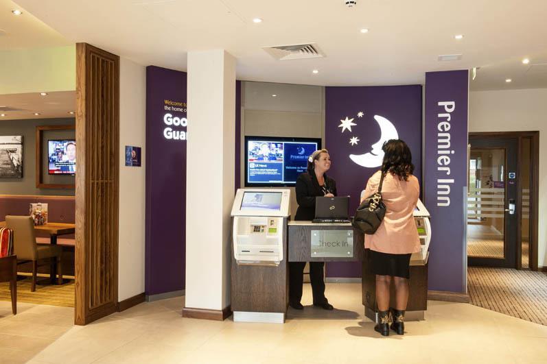 Premier Inn Fleet Luaran gambar