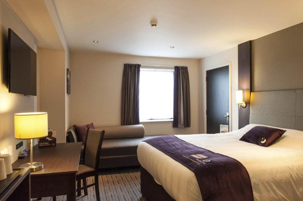 Premier Inn Fleet Luaran gambar