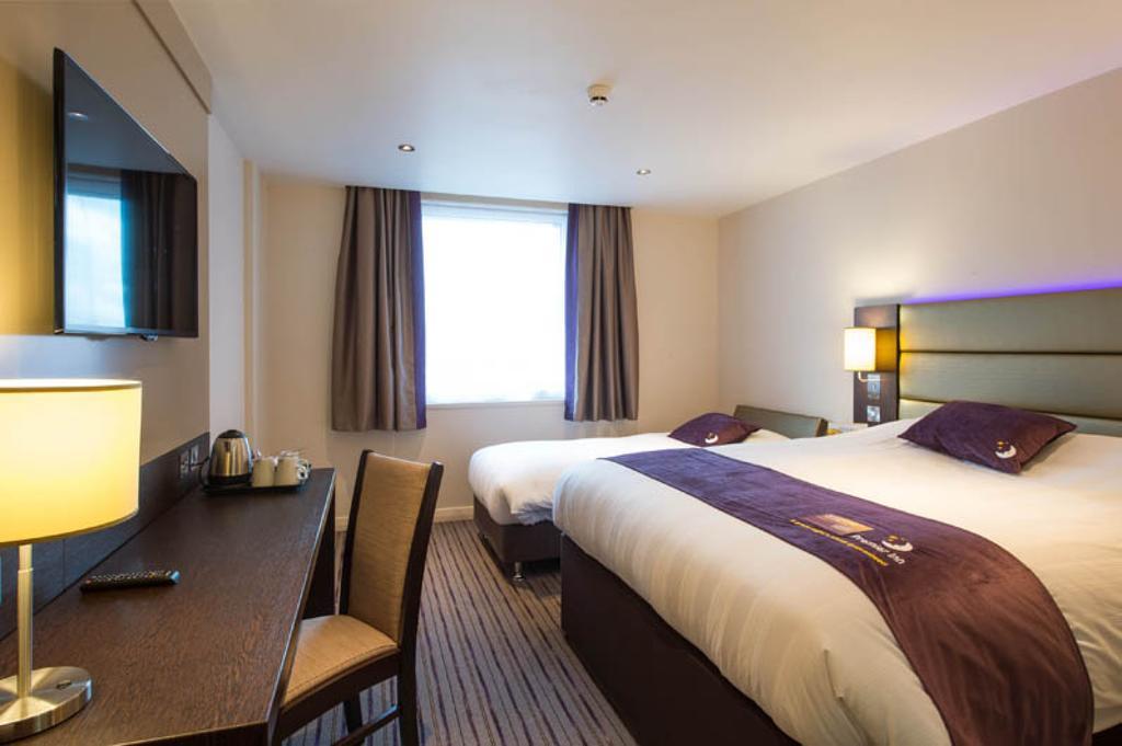 Premier Inn Fleet Luaran gambar