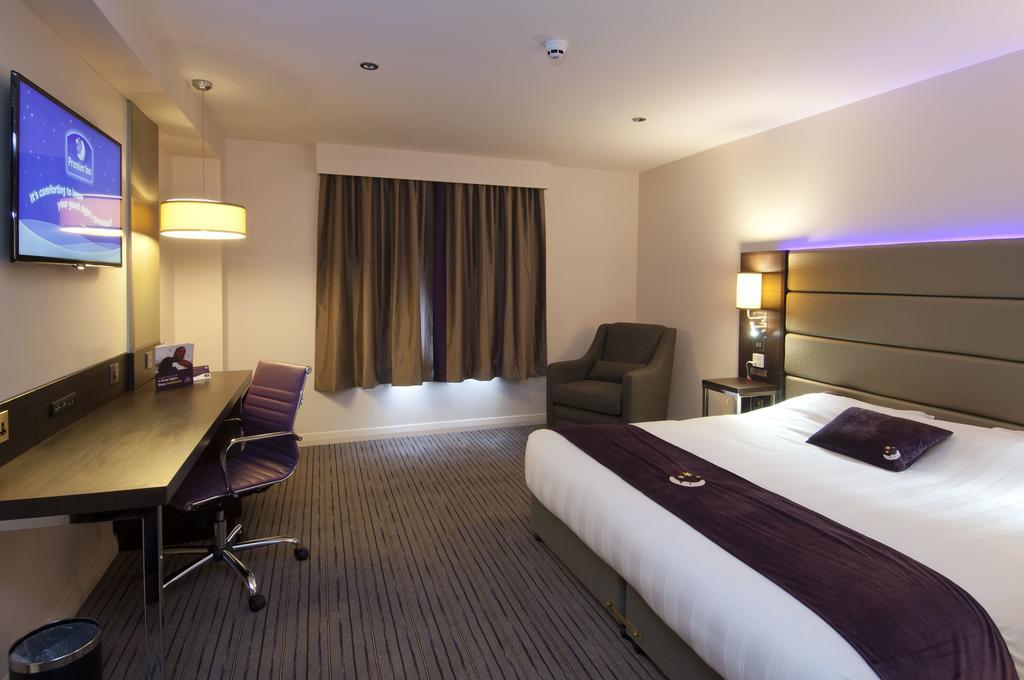 Premier Inn Fleet Luaran gambar