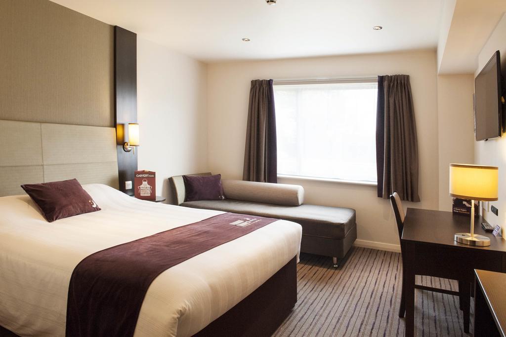 Premier Inn Fleet Luaran gambar