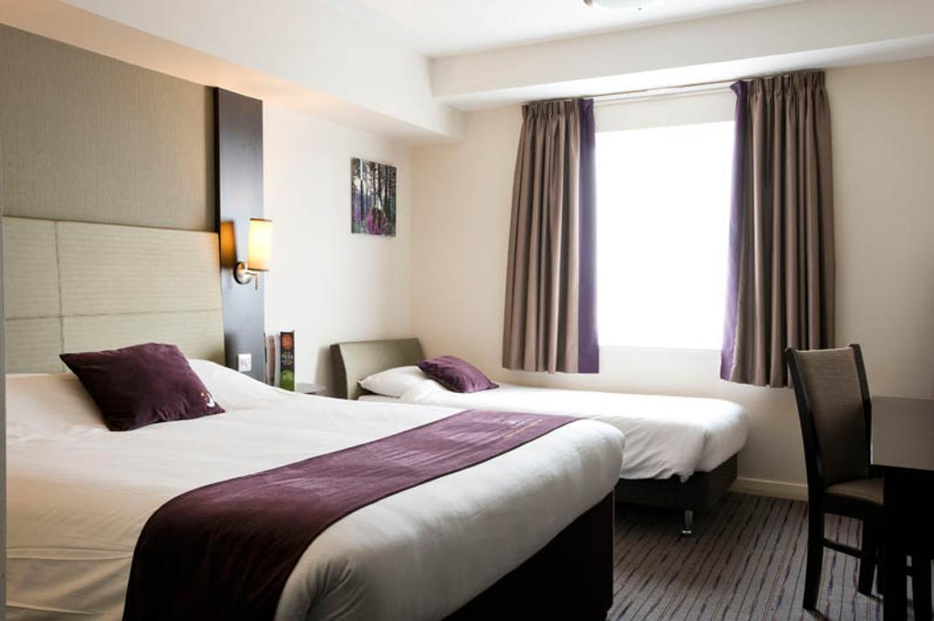 Premier Inn Fleet Luaran gambar