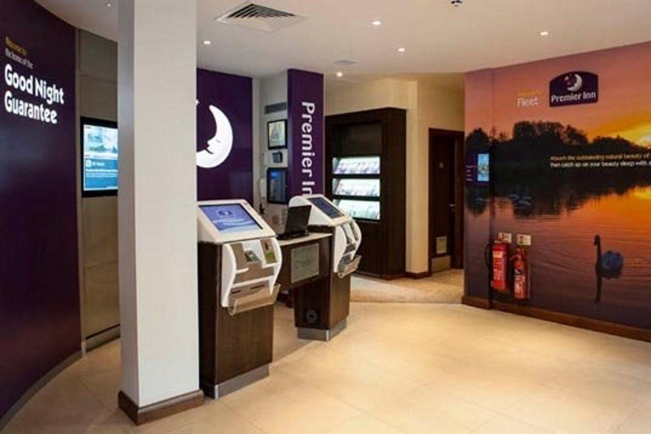 Premier Inn Fleet Luaran gambar